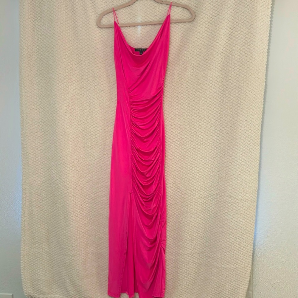 Hot pink dress 💕
